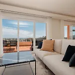 Penthouse With Sea Views In Nueva Andalucia