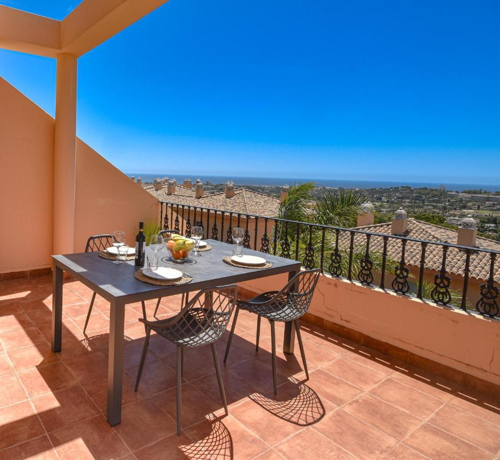 Penthouse With Sea Views In Nueva Andalucia Marbella