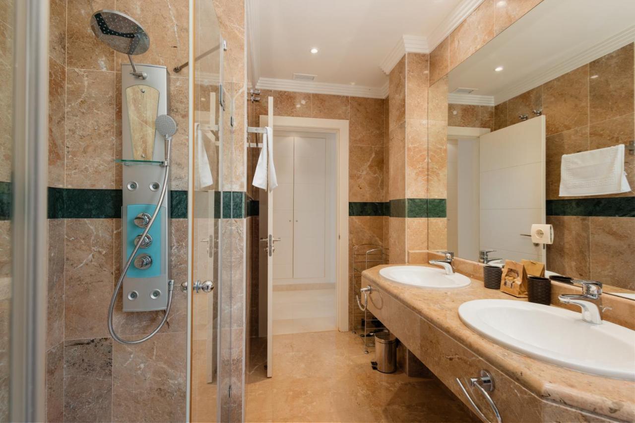 Penthouse With Sea Views In Nueva Andalucia Marbella