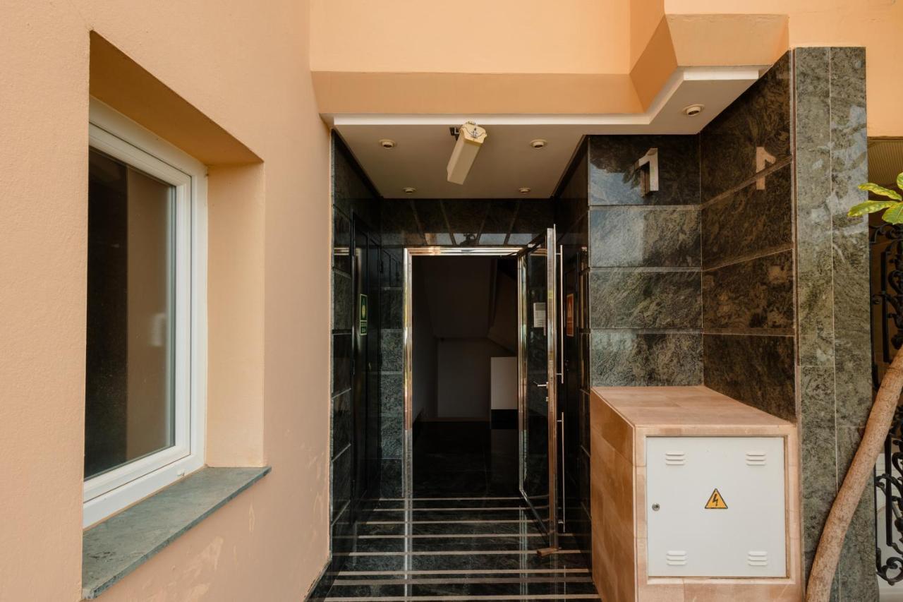 Penthouse With Sea Views In Nueva Andalucia Marbella