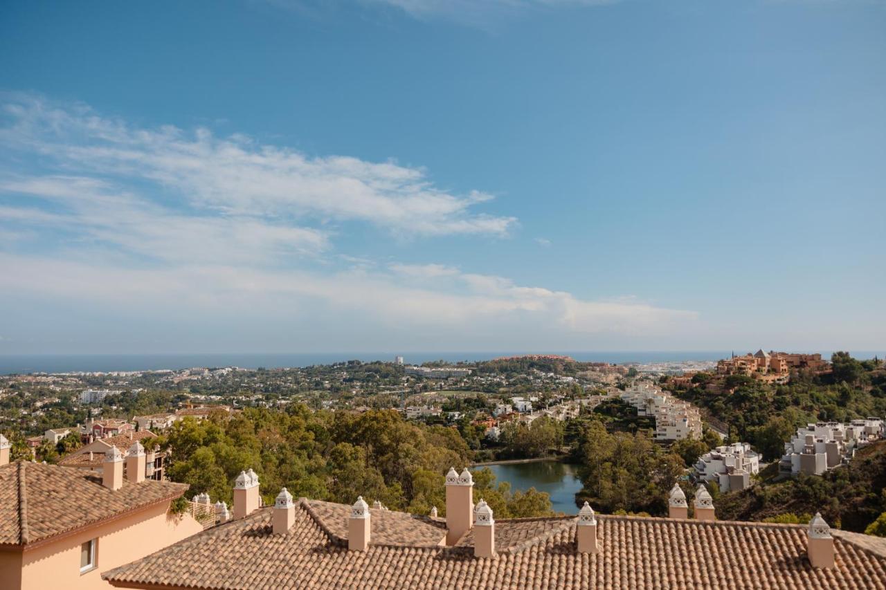 Apartment Penthouse With Sea Views In Nueva Andalucia Marbella