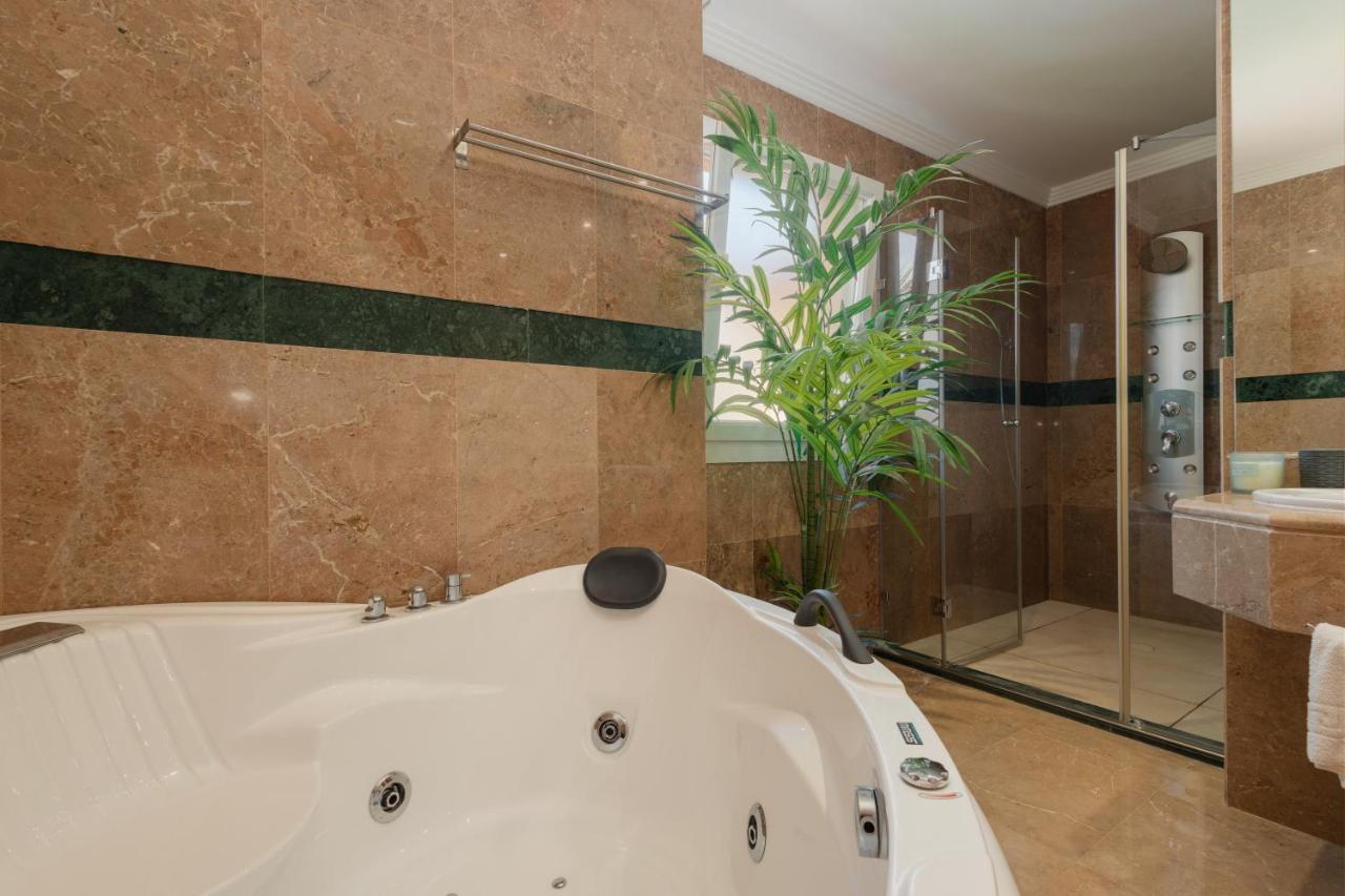 Apartment Penthouse With Sea Views In Nueva Andalucia Marbella