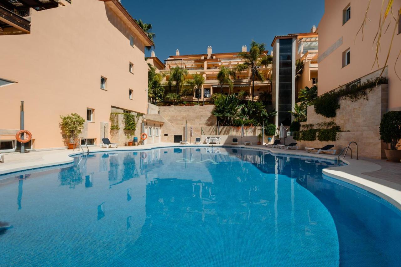 Apartment Penthouse With Sea Views In Nueva Andalucia *