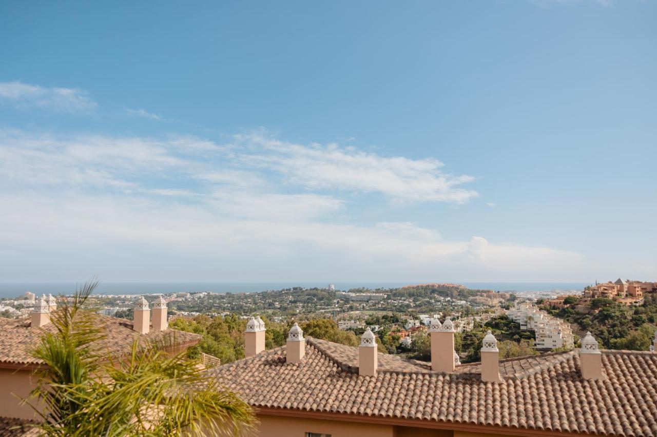 Penthouse With Sea Views In Nueva Andalucia
