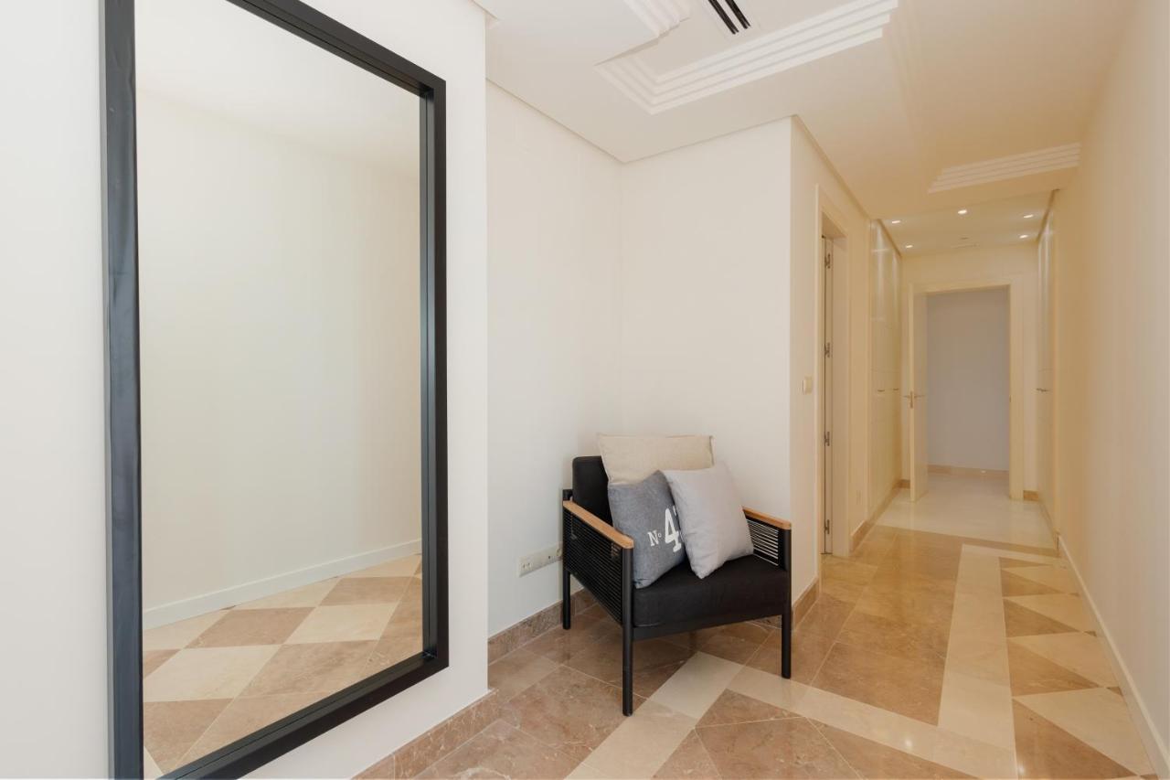 Penthouse With Sea Views In Nueva Andalucia Apartamento *